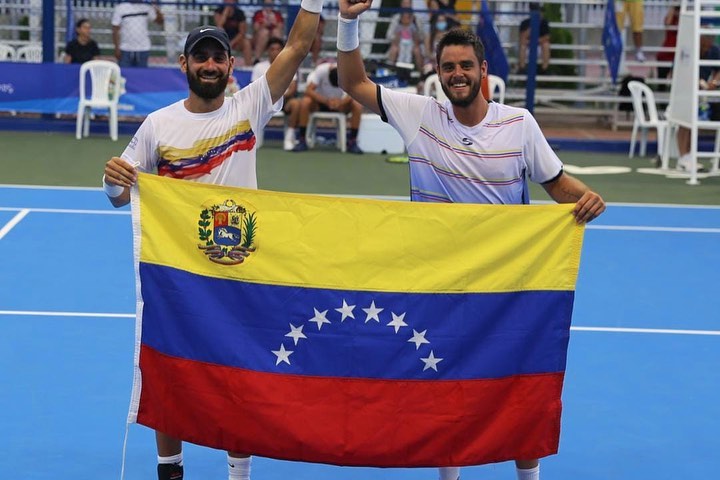 Ricardo Rodríguez y Brandon Pérez