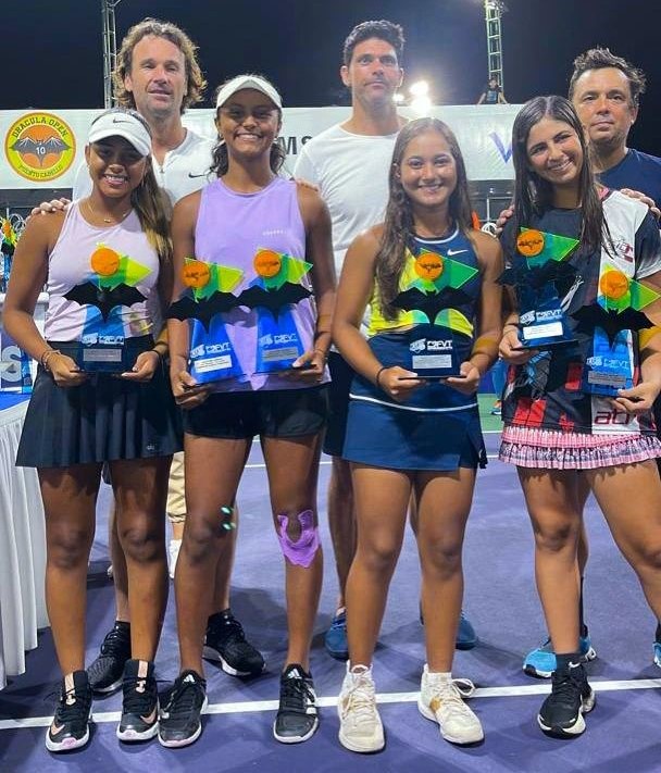 Anarella Brito y Andrea Magallanes campeonas de dobles junto a las subcampeonas Andrea Landaeta y Victoria Madail