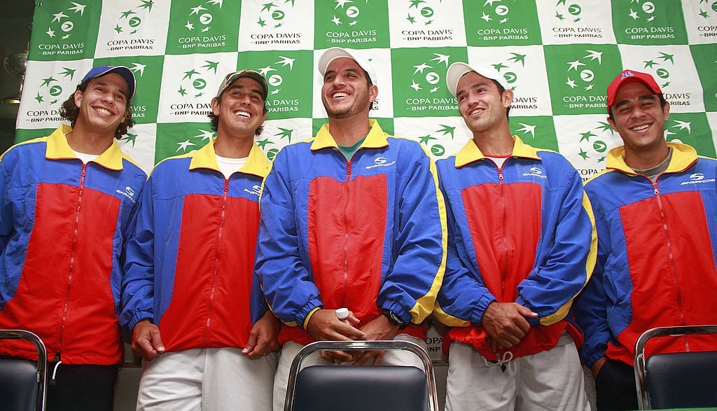 Luis David Martínez, José Antonio de Armas, William Campos (C), Roman Recarte y Piero Luisi en la presentación de la final del Grupo 2 americano de la Copa Davis en el año 2010