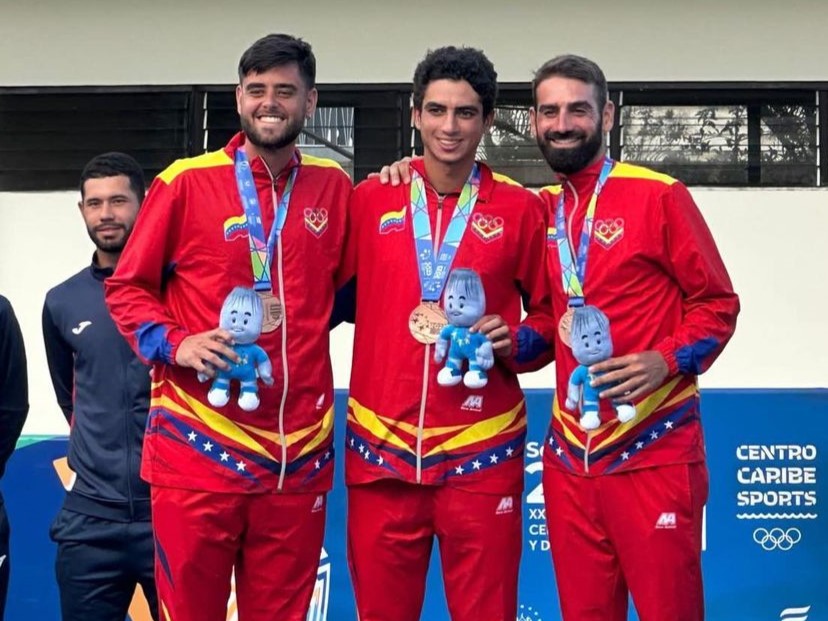 Brandon Pérez, Rafael Abdul Salam y Ricardo Rodríguez, medalla de bronce en la Copa de Naciones masculno